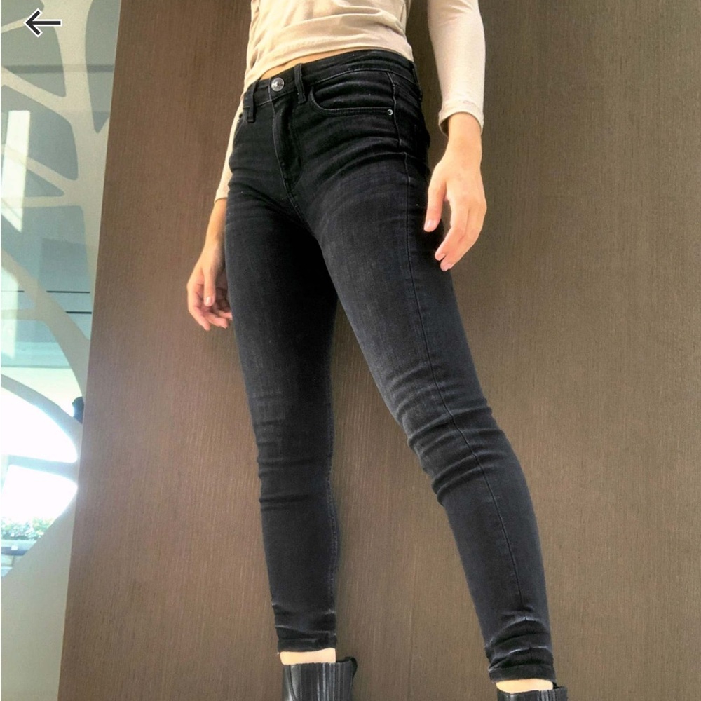 Stradivarius Petite high waist skinny jean in black